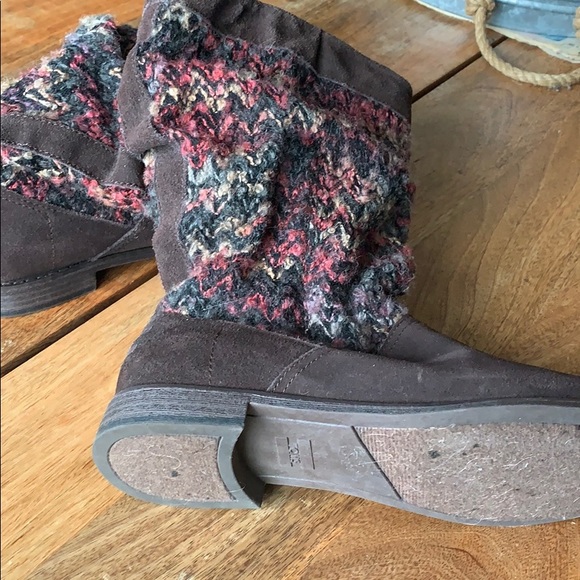 Toms brown boot with knit accent size 8.5 - Picture 3 of 3